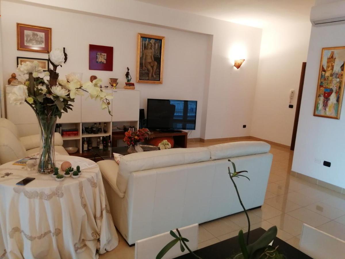 Casa Lauretta - Terrazza - Garage Wifi E Bici Gratuite Villa Lecce Dış mekan fotoğraf