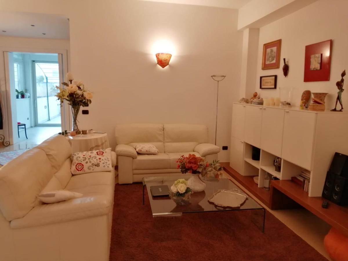 Casa Lauretta - Terrazza - Garage Wifi E Bici Gratuite Villa Lecce Dış mekan fotoğraf
